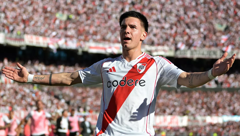 皇马本周四为18岁新星马斯坦托诺举行成年亮相仪式