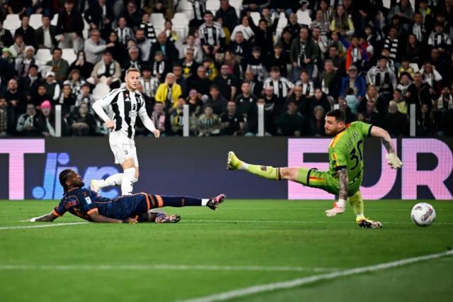 1744499832996090850.jpg 1744499642426.jpg