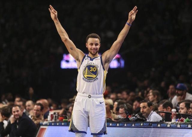 开云移动-【观察】赛季首月颁奖典礼 库里MVP勇士获三大奖